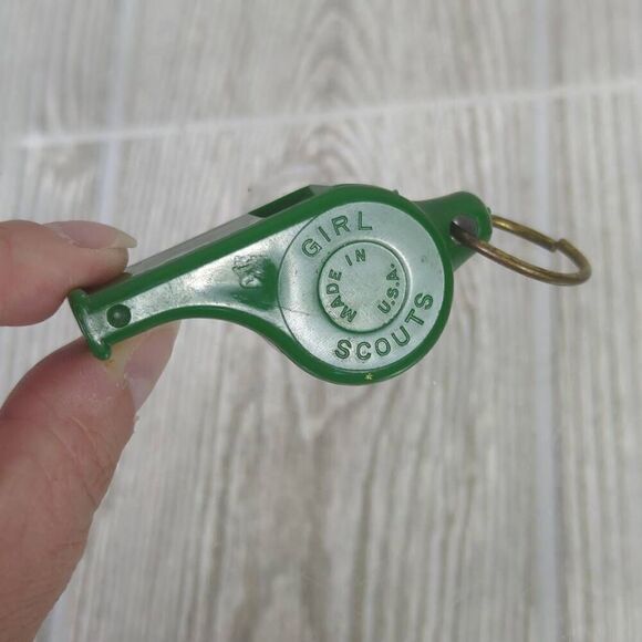Vintage Girl Scouts of America Plastic Whistle Green with Cork Ball Inside - Picture 2 of 10